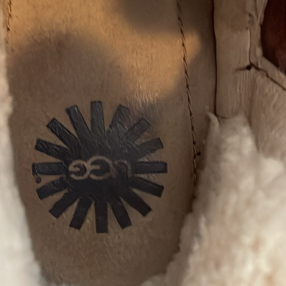 UGG boots, women’s size 9 - Picture 5 of 6